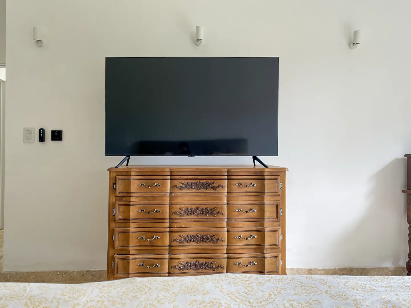 Bedroom 1 - 10 photos